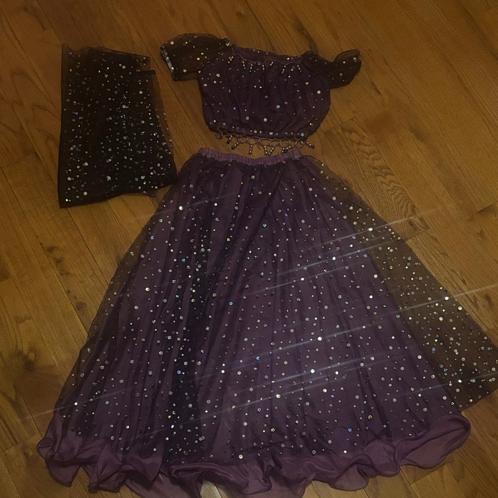 Purple Two-Piece Outfit with Sparkling Details 6-8 girls